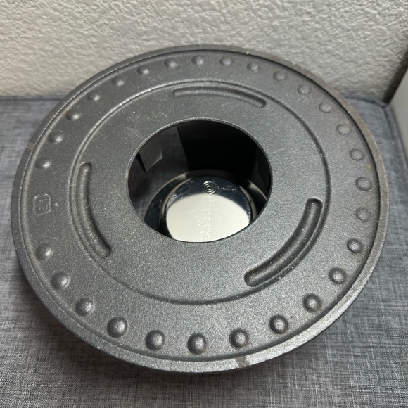 Le Creuset Table Top Fondue Cast Iron - Picture 3 of 10